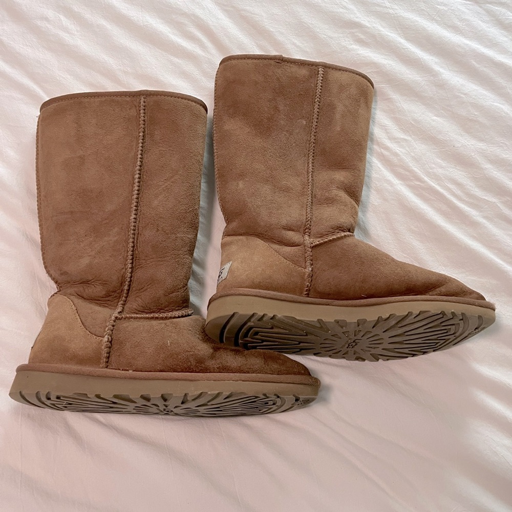 Brown Classic Uggs